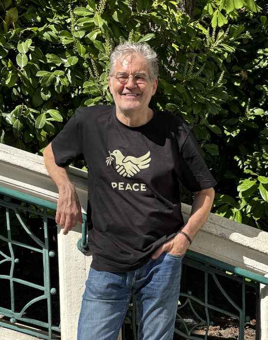 T-Shirt »Peace«, unisex, schwarz, in zwei Größen
